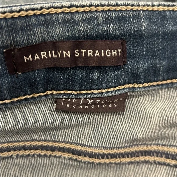 NYDJ Marilyn Straight 8P Jeans in Light Wash - Picture 7 of 11